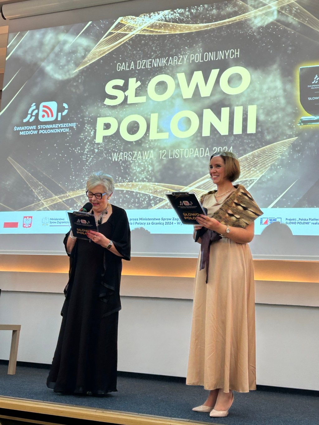 „Słowo Polonii” –  prestiżowe wyróżnienie dla  dziennikarzy polonijnych przyznano magazynowi „Głos” z Czech który szczyci się 75-letnią&nbsp;historią.