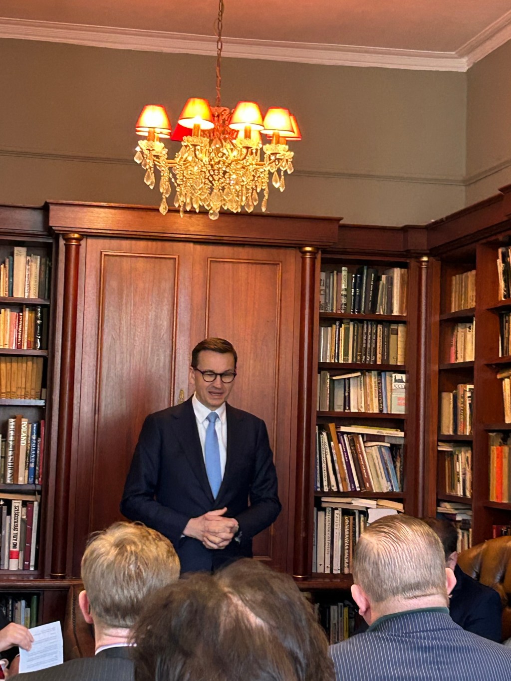 Spotkanie z Premierem Mateuszem Morawieckim zgromadziło rzesze pro-państwowej i patriotycznej Polonii pod dachem historycznego Ogniska&nbsp;Polskiego