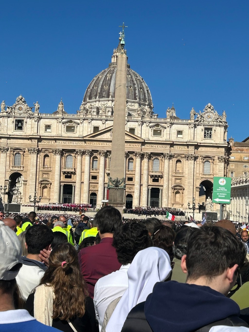 Świat żegna Papieża Franciszka – Człowieka Pokoju, Nadziei i Dialogu. &nbsp;Byliśmy świadkami tego wielkiego wydarzenia, wraz z innymi&nbsp;Polakami.&nbsp;