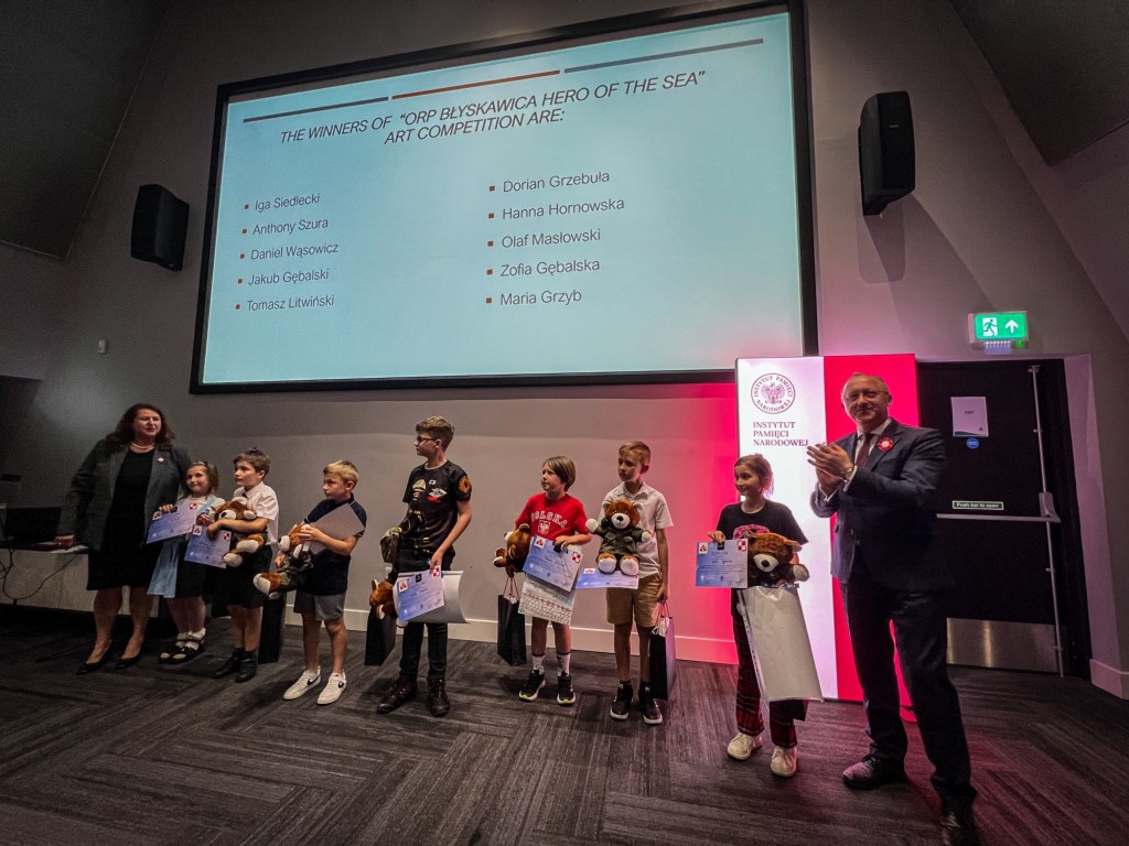 Młodzi Polacy w Wielkiej Brytanii upamiętniają ORP Błyskawica – Sukces 3. edycji „Dni ORP Błyskawica” w&nbsp;Londynie