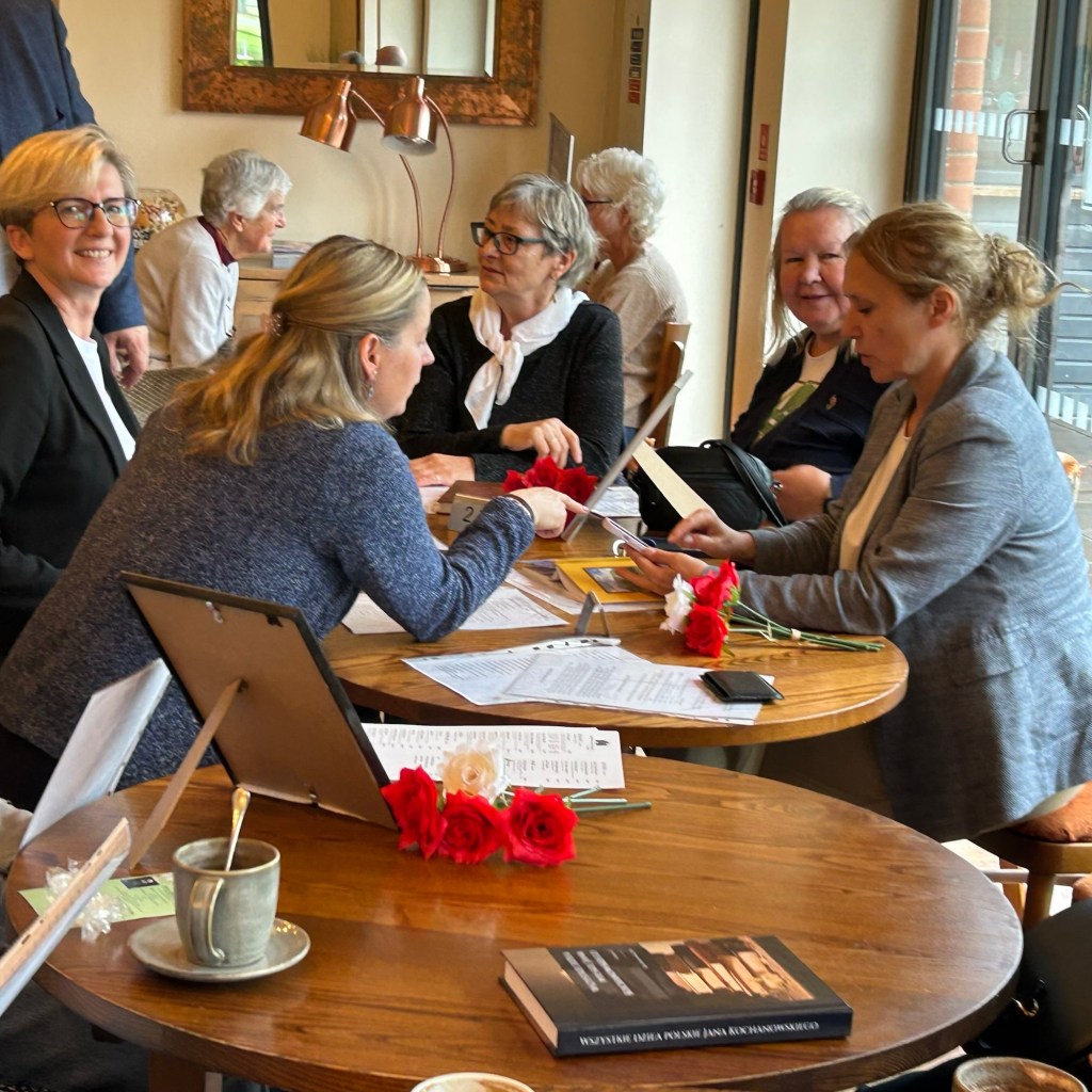 🇵🇱 Narodowe Czytanie Jana Kochanowskiego w Hampton Court&nbsp;🇵🇱