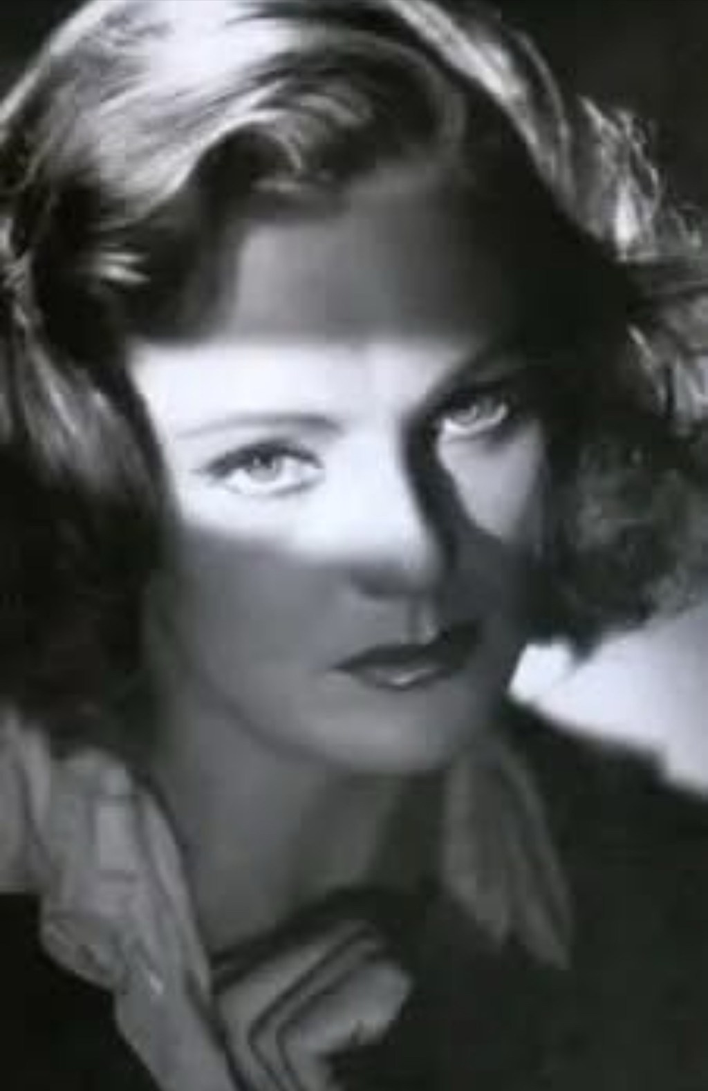 Wspomnienie o gwieździe estrady, wspaniałej artystce i patriotce, generałowej Renacie Bogdańskiej-Anders w 15.rocznicę jej&nbsp;śmierci.&nbsp;