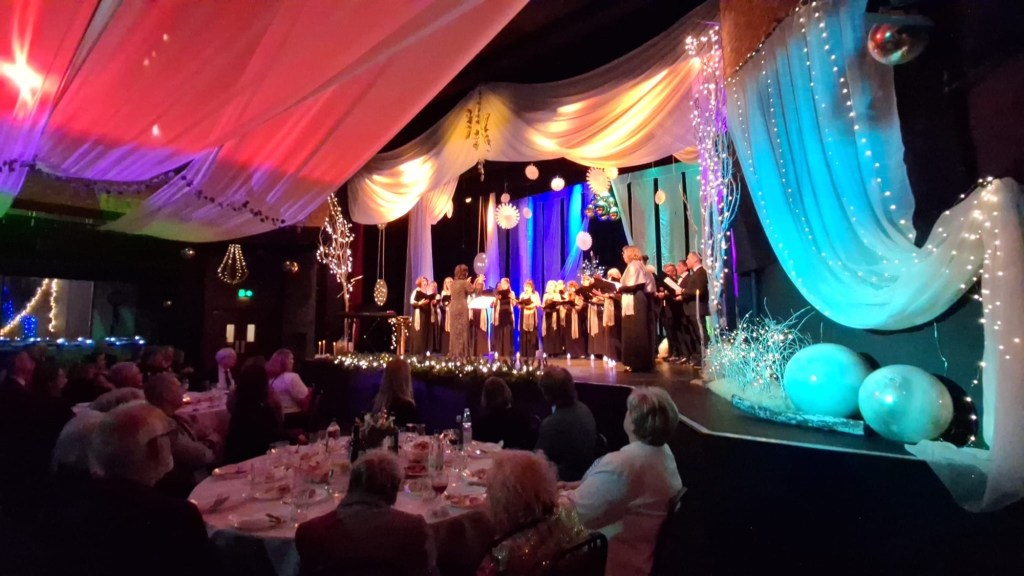 Polish Sue wzięła udział w tradycyjnym polonijnym opłatku członków londyńskiego&nbsp;POSK-u.