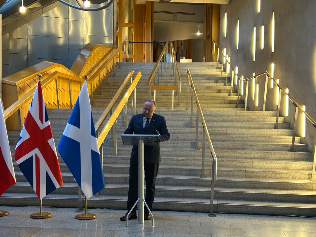 Parlament Szkocki upamiętnia polską drogę do wolności – otwarcie wystawy „Szlaki Nadziei. Odyseja&nbsp;Wolności”