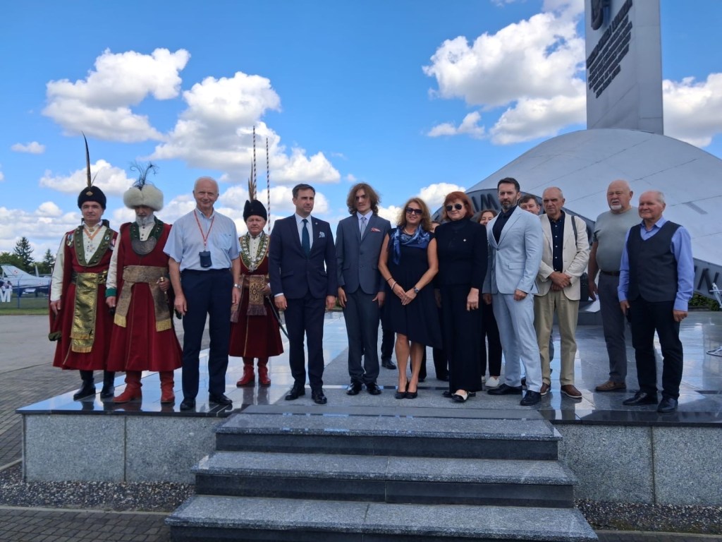 🇵🇱 Remembering Polish Airmen – Gratitude for an Exceptional Letter and Gesture of Remembrance to Minister Agnieszka&nbsp;Jędrzak.