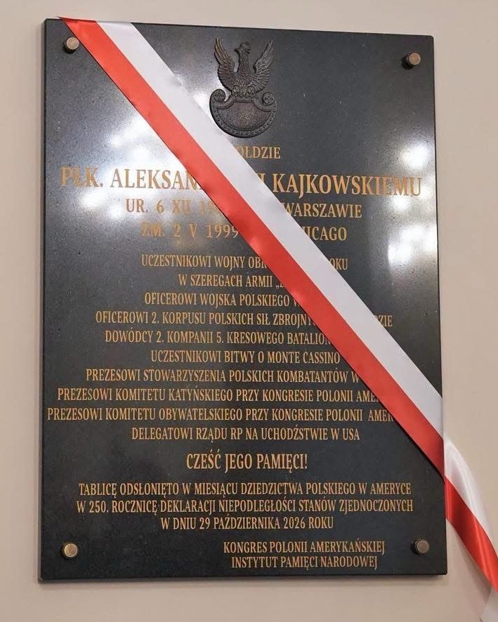 Pamięć o tych, którzy służyli wolnej Polsce. Odsłonięcie tablicy upamiętniającej płk. Aleksandra Kajkowskiego w Lublinie.  Polish Sue wśród zaproszonych&nbsp;gości.